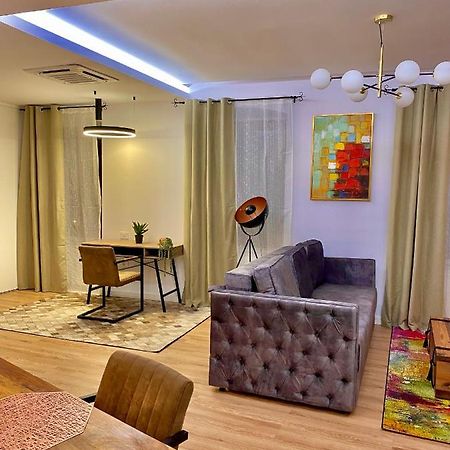 Blancris Boutique Apartment Брашов Екстериор снимка