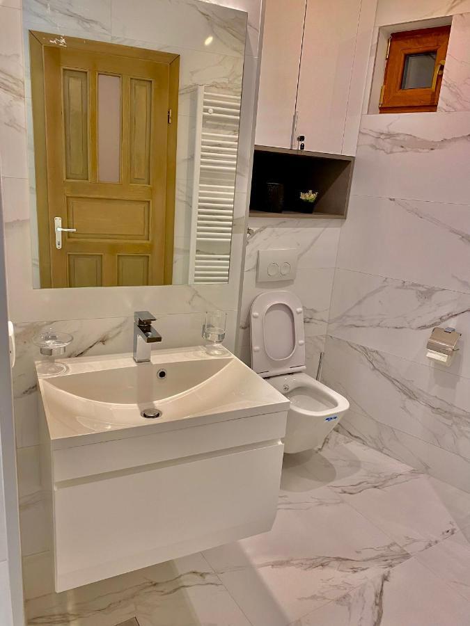 Blancris Boutique Apartment Брашов Екстериор снимка