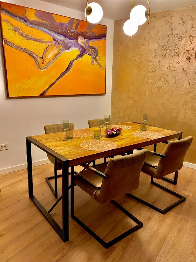 Blancris Boutique Apartment Брашов Екстериор снимка