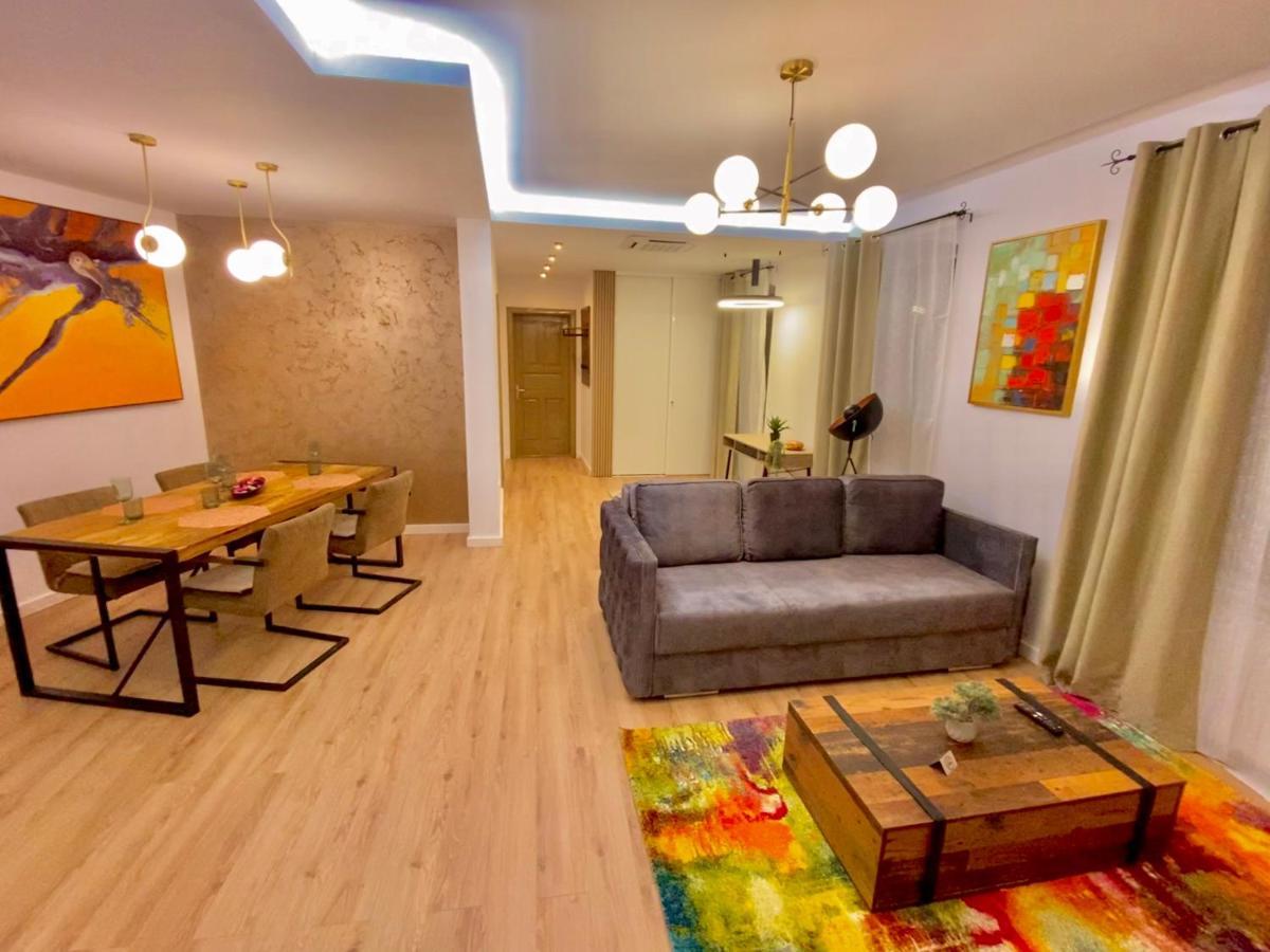 Blancris Boutique Apartment Брашов Екстериор снимка
