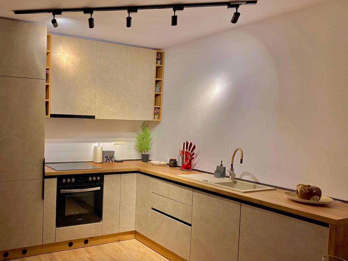 Blancris Boutique Apartment Брашов Екстериор снимка