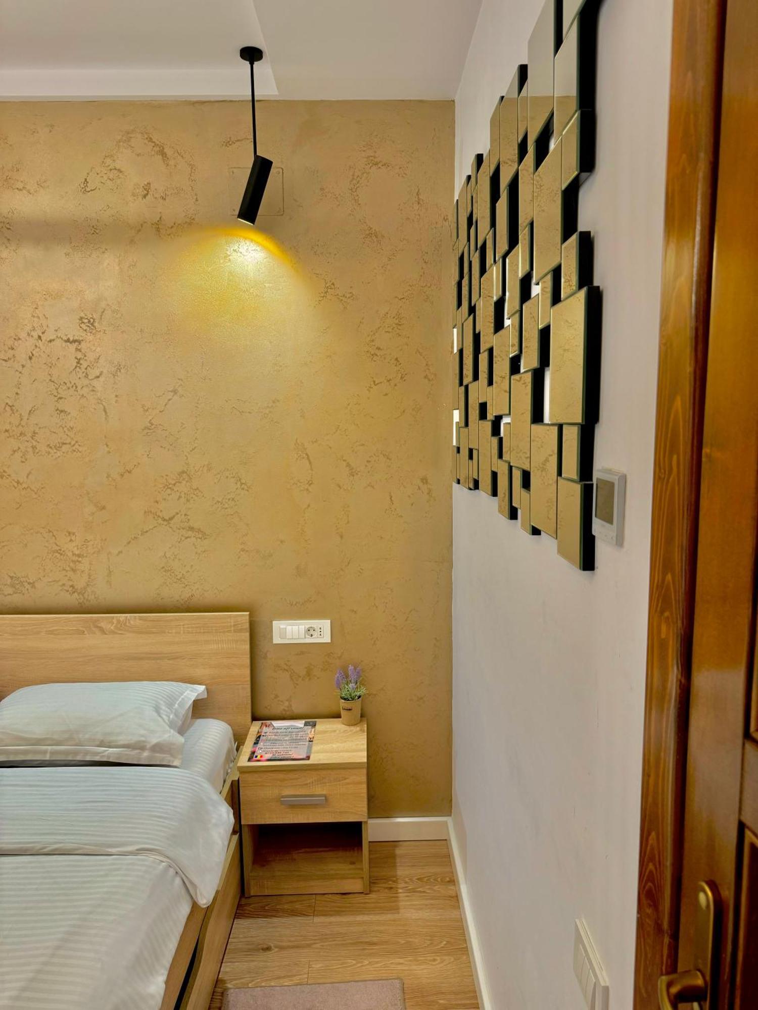 Blancris Boutique Apartment Брашов Екстериор снимка
