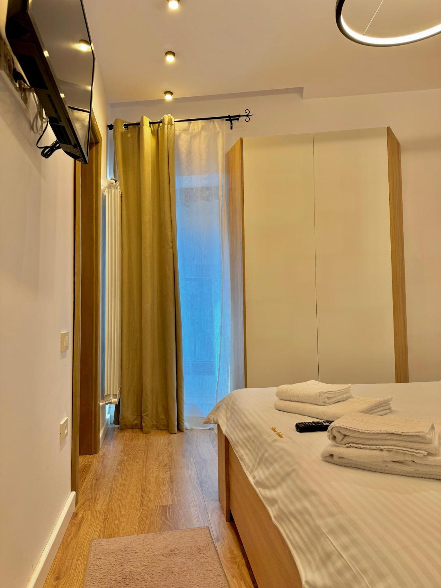 Blancris Boutique Apartment Брашов Екстериор снимка