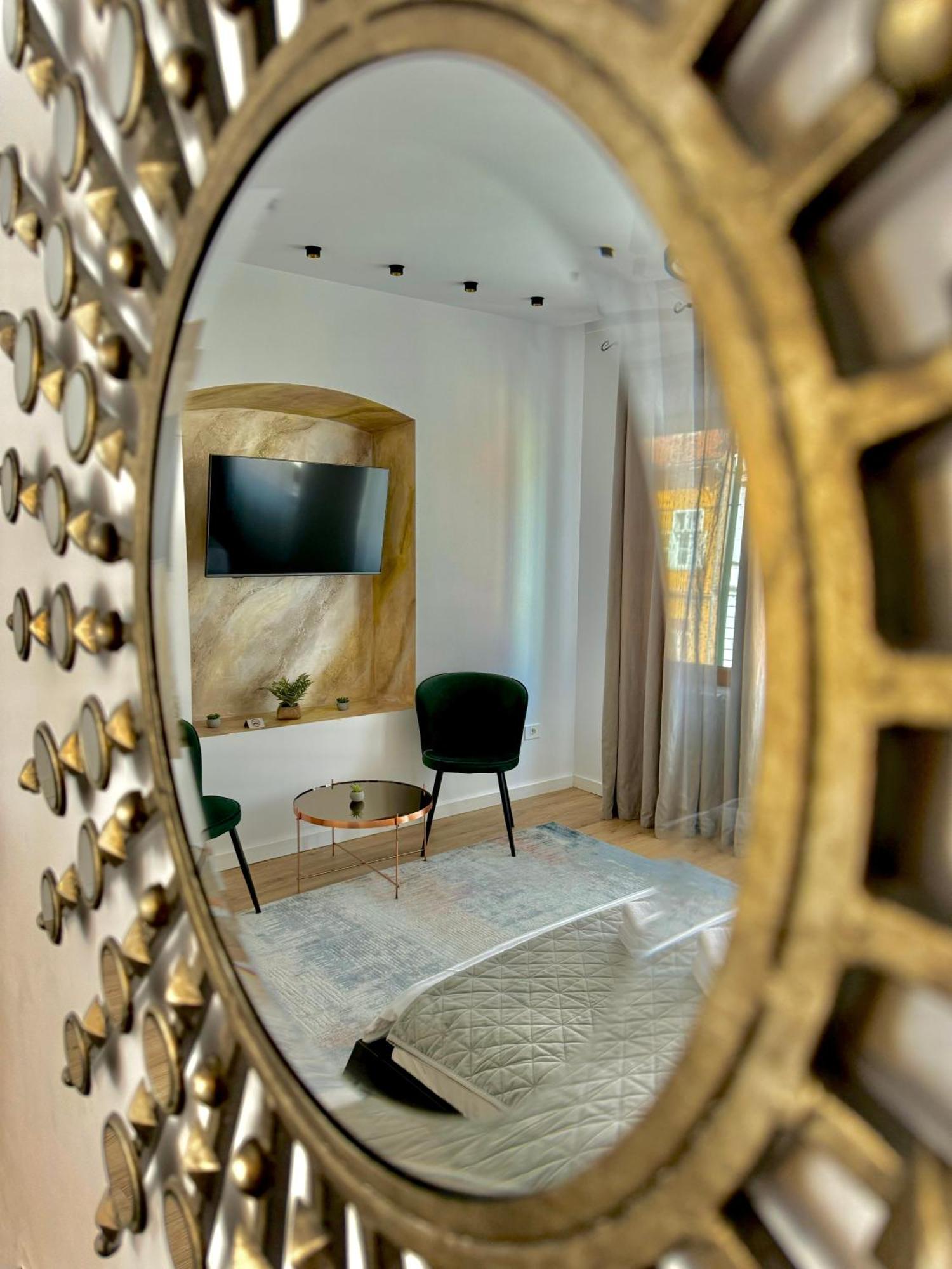 Blancris Boutique Apartment Брашов Екстериор снимка