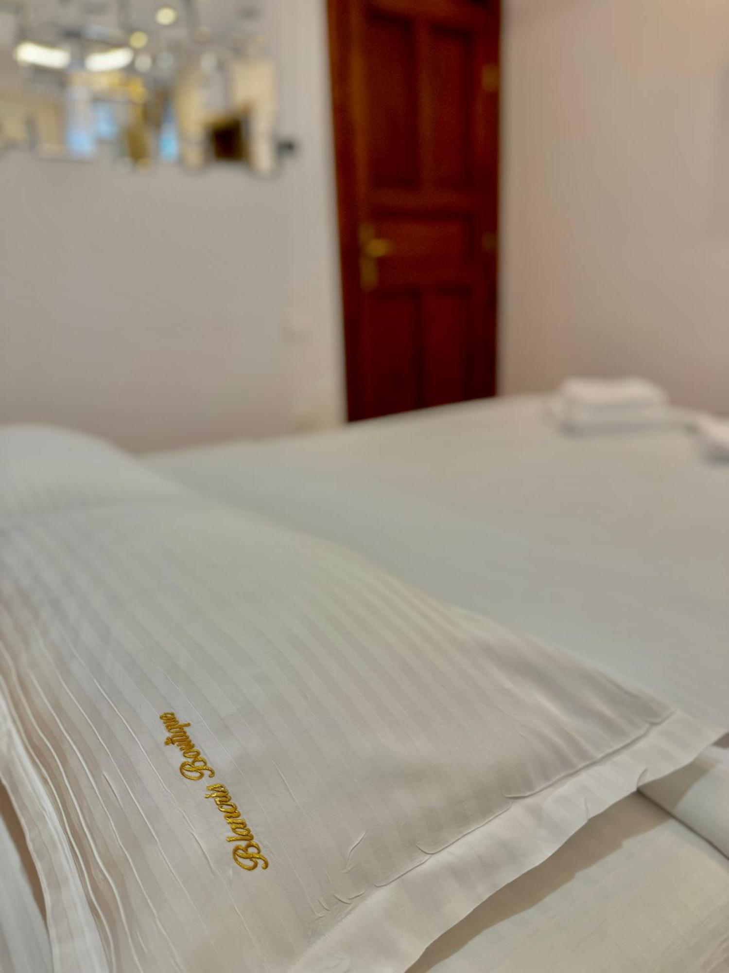 Blancris Boutique Apartment Брашов Екстериор снимка