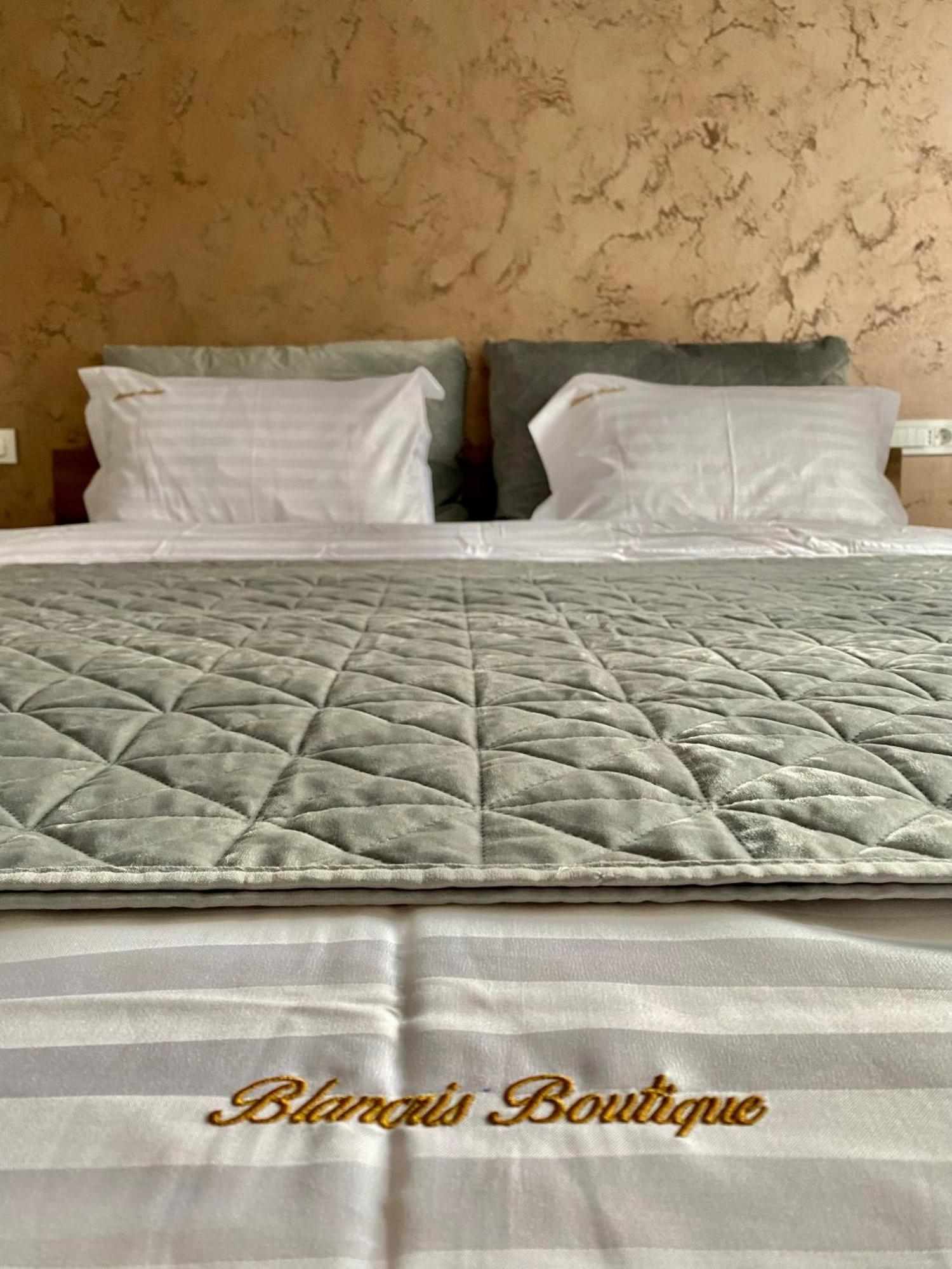 Blancris Boutique Apartment Брашов Екстериор снимка